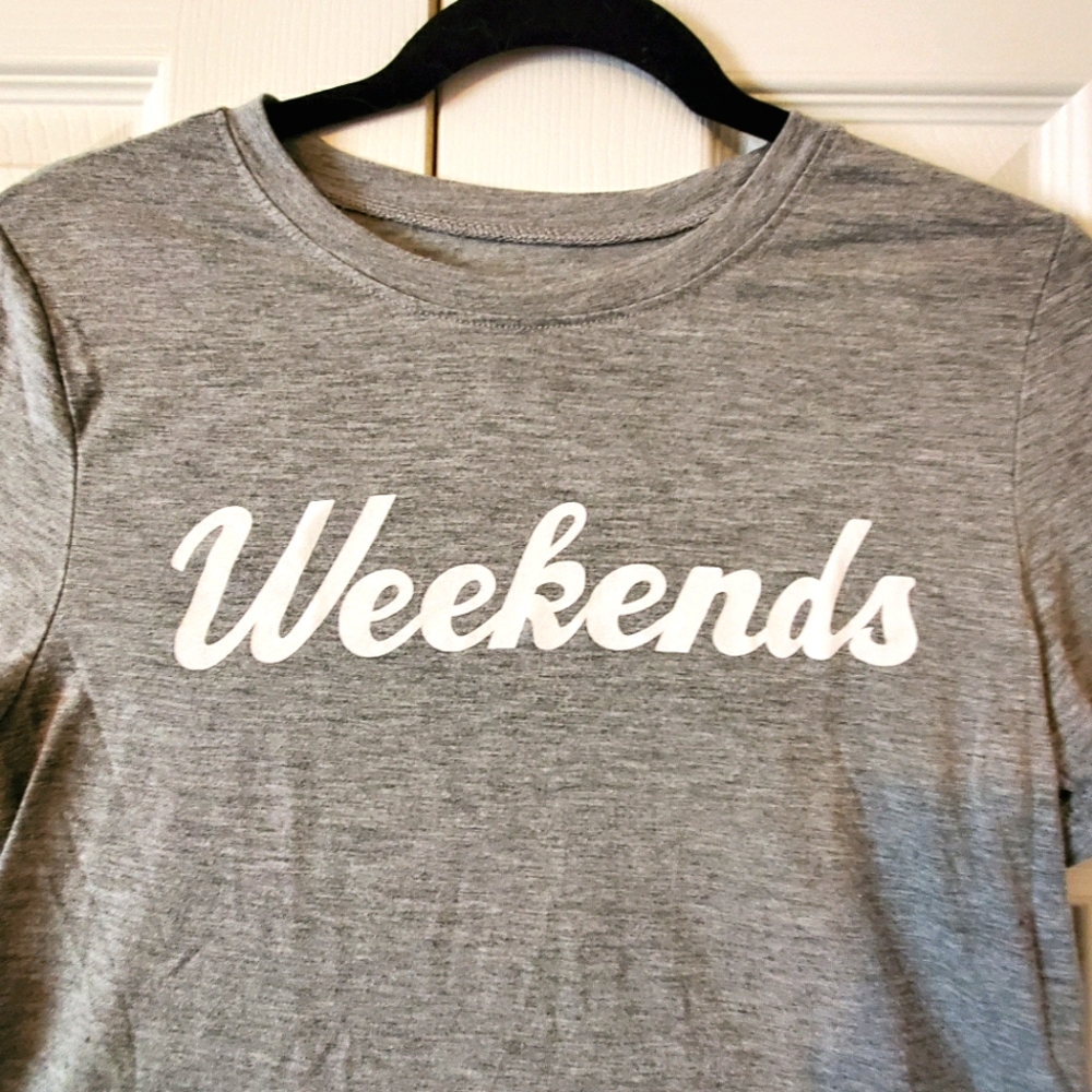 Heather gray graphic t-shirt